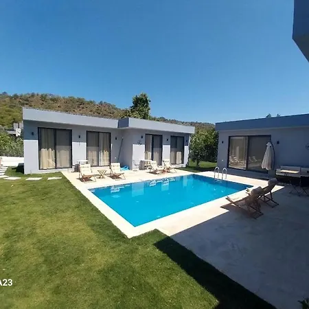 Ξενοδοχείο Aden 4*